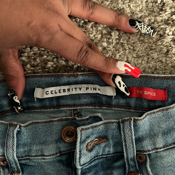 light wash jeans - Picture 2 of 3